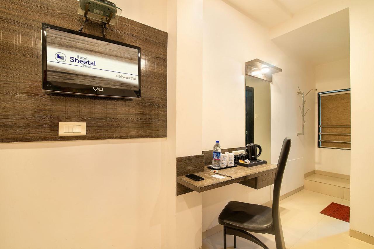 Hotel Sheetal Plaza Surat Exterior foto